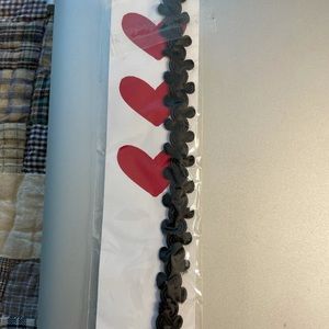 Sabika Holiday Lace Choker